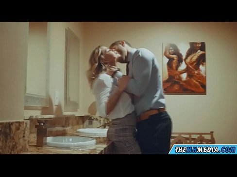 ❤️ Том биетэй шаргал үст таныг нийтийн бие засах газар уруу татах үед ❤️ Порно vk порно дээр mn.shufflesex-com.ru ️❤